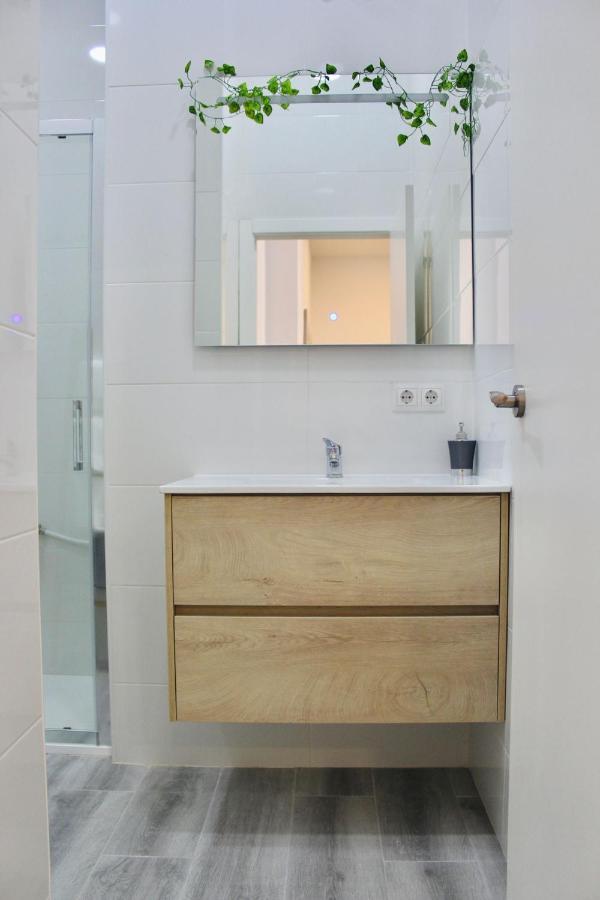 Nuevo Estudio Divina Pastora N-4 มาลากา ภายนอก รูปภาพ